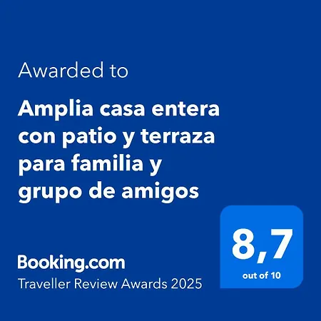 Amplia Casa Entera Con Patio Y Terraza Familia Y Grupo De Amigos Holiday home Malaga
