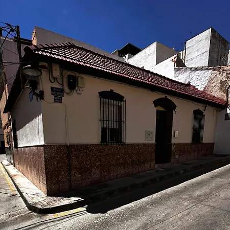 Amplia Casa Entera Con Patio Y Terraza Familia Y Grupo De Amigos Сasa de vacaciones *